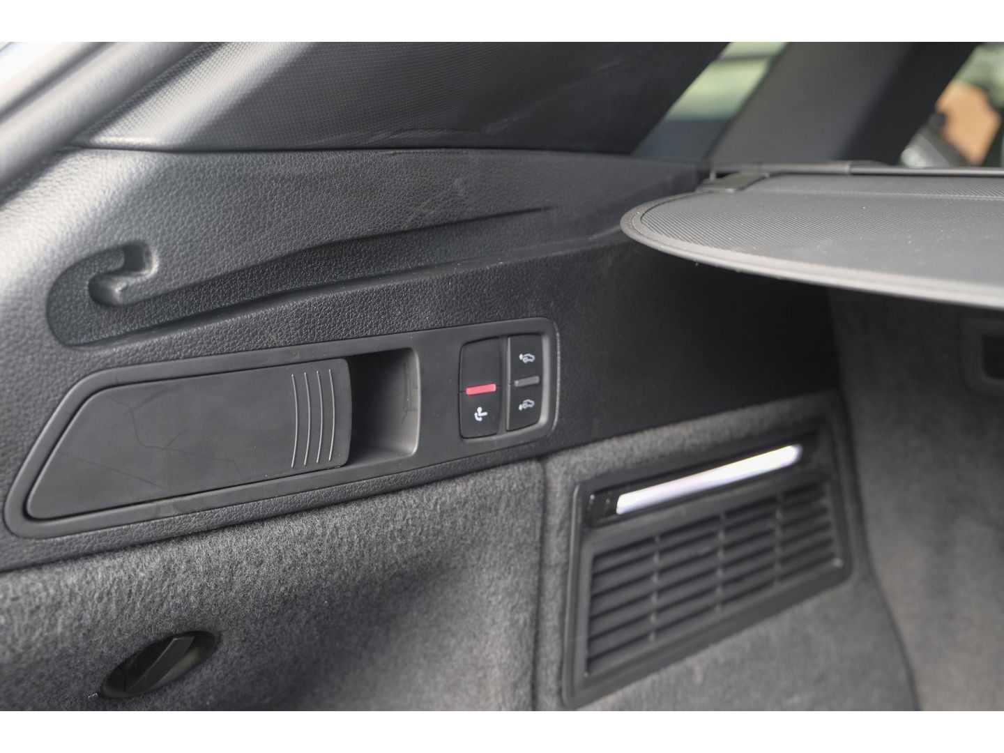 Audi SQ5 3.0 TFSI 354pk Quattro Panoramadak Luchtvering RS stoelen Trekhaak Head-up Bang&Olufsen BOMVOL Black pack