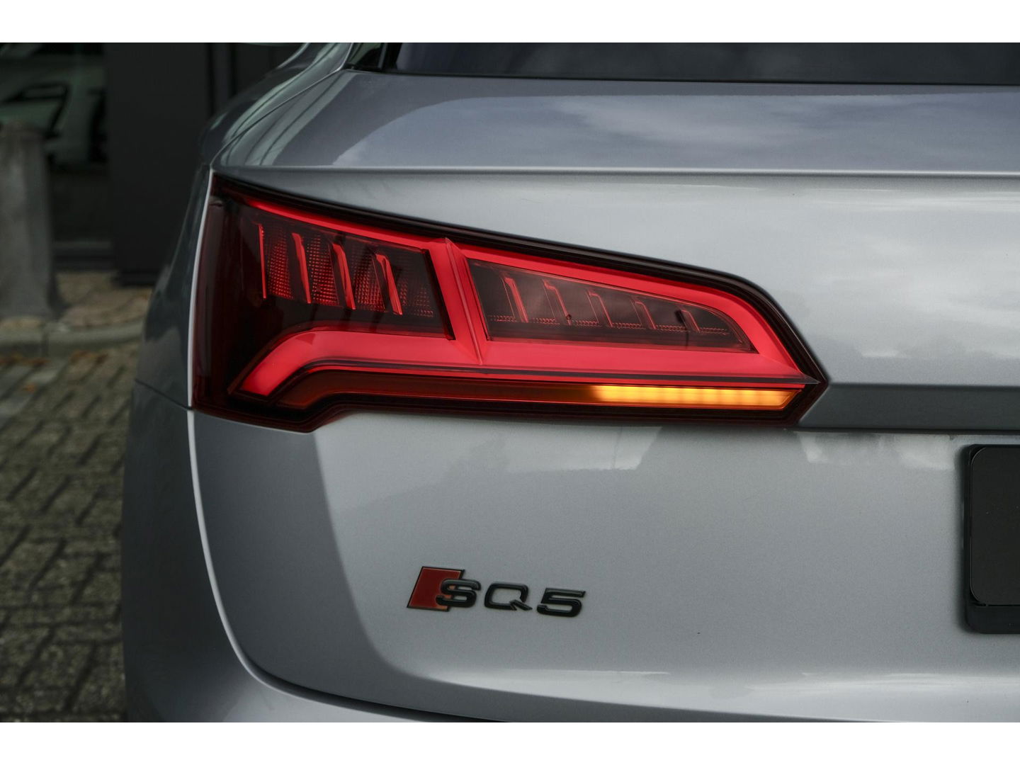 Audi SQ5 3.0 TFSI 354pk Quattro Panoramadak Luchtvering RS stoelen Trekhaak Head-up Bang&Olufsen BOMVOL Black pack
