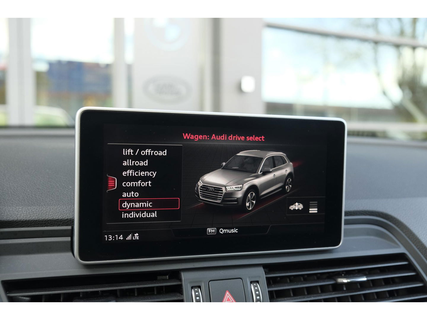Audi SQ5 3.0 TFSI 354pk Quattro Panoramadak Luchtvering RS stoelen Trekhaak Head-up Bang&Olufsen BOMVOL Black pack