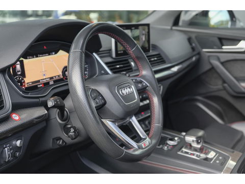 Audi SQ5 3.0 TFSI 354pk Quattro Panoramadak Luchtvering RS stoelen Trekhaak Head-up Bang&Olufsen BOMVOL Black pack