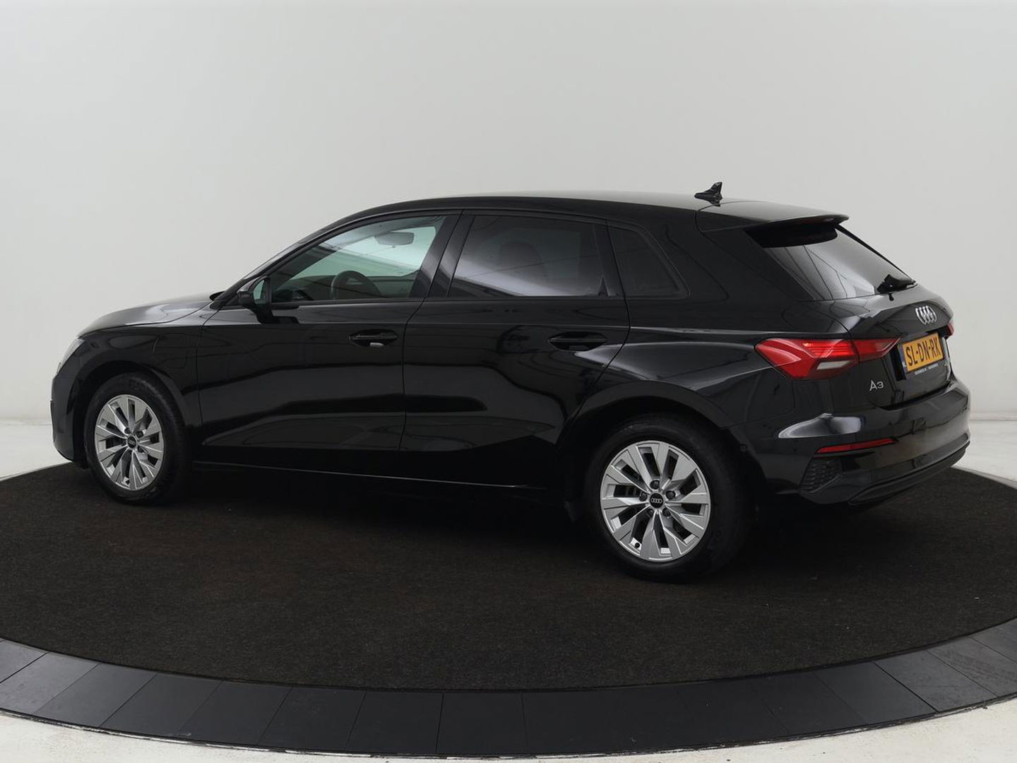 Audi A3 Sportback 40 TFSI e Edition | Leder | Carplay | Navigatie | Stoelverwarming | Cruise Control Adaptief | LMV 16 |