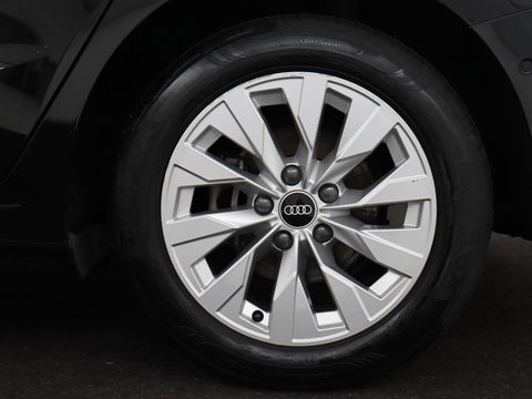 Audi A3 Sportback 40 TFSI e Edition | Leder | Carplay | Navigatie | Stoelverwarming | Cruise Control Adaptief | LMV 16 |