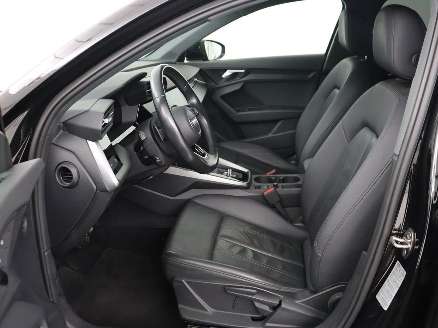 Audi A3 Sportback 40 TFSI e Edition | Leder | Carplay | Navigatie | Stoelverwarming | Cruise Control Adaptief | LMV 16 |