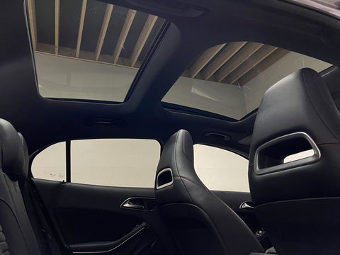 Mercedes-Benz GLA 180 AMG Pano H/K Memory Leer Cruise Clima NAP