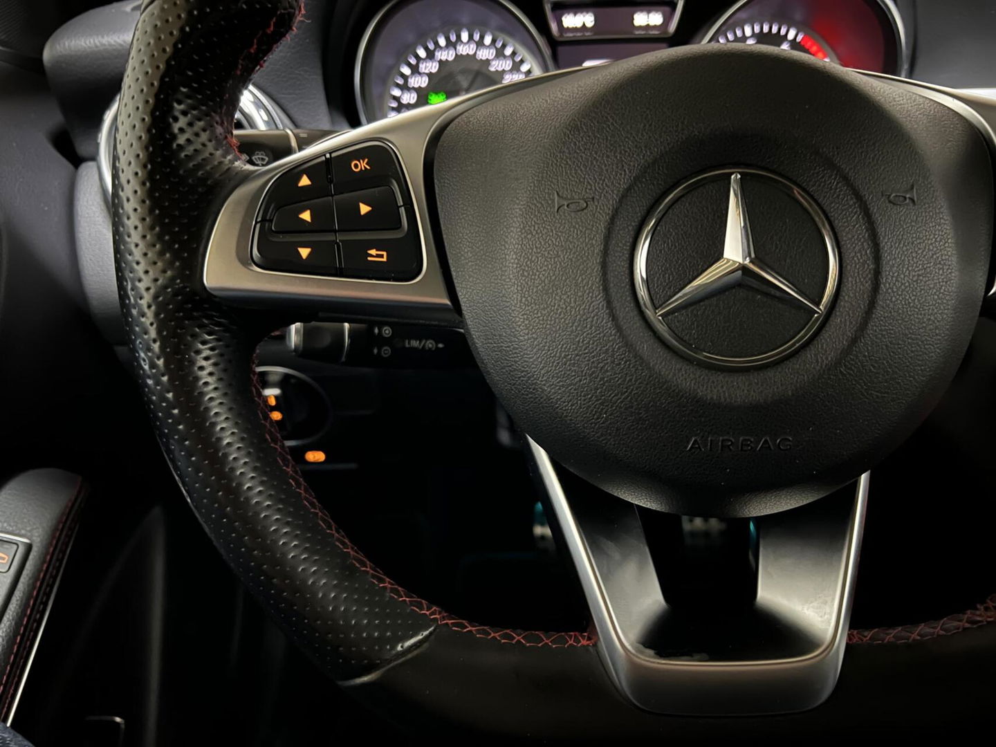 Mercedes-Benz GLA 180 AMG Pano H/K Memory Leer Cruise Clima NAP