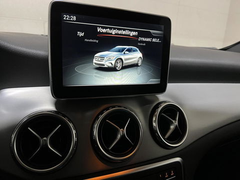 Mercedes-Benz GLA 180 AMG Pano H/K Memory Leer Cruise Clima NAP