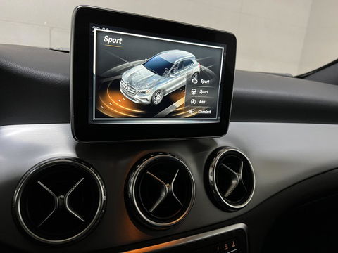 Mercedes-Benz GLA 180 AMG Pano H/K Memory Leer Cruise Clima NAP