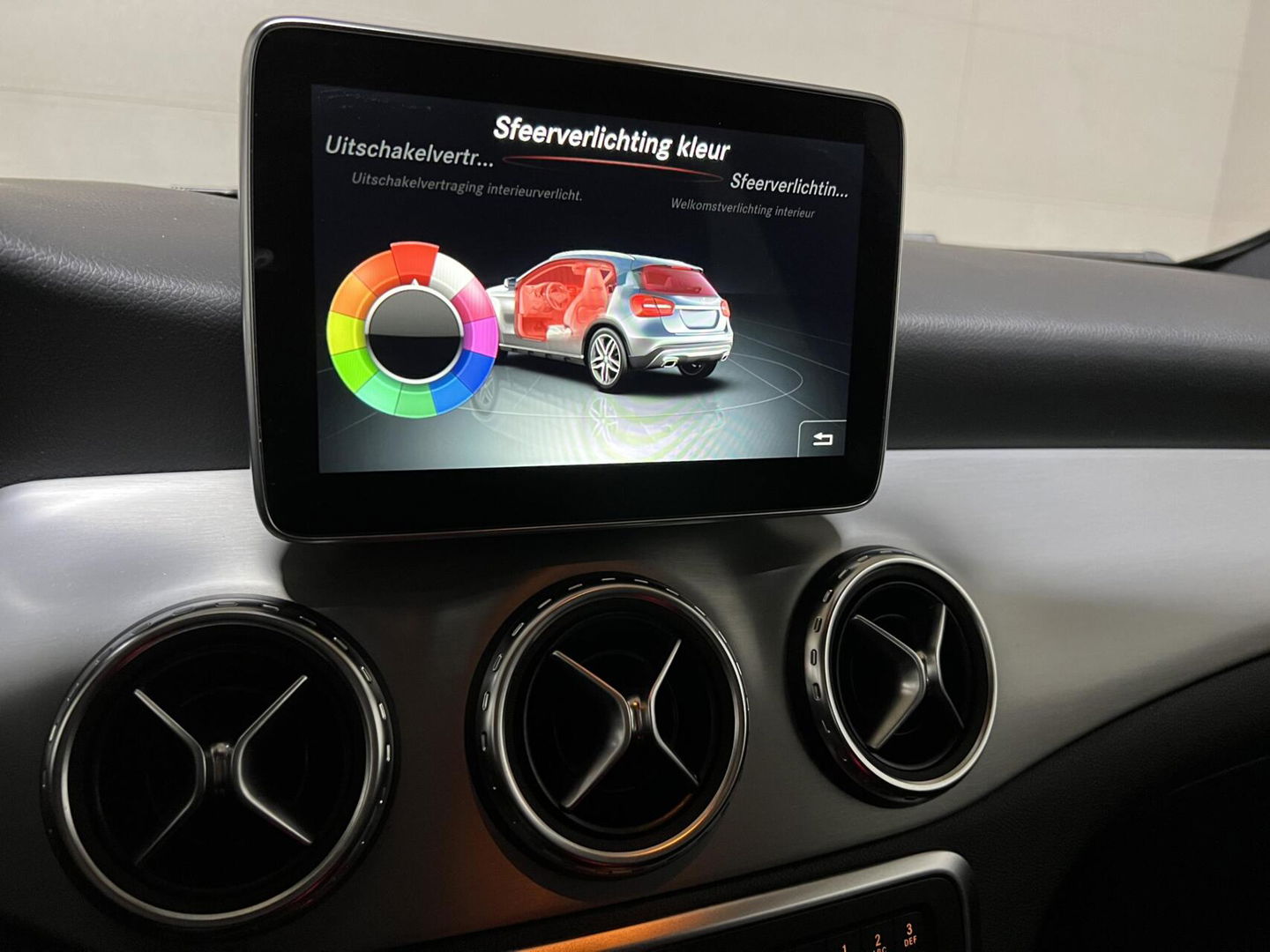 Mercedes-Benz GLA 180 AMG Pano H/K Memory Leer Cruise Clima NAP