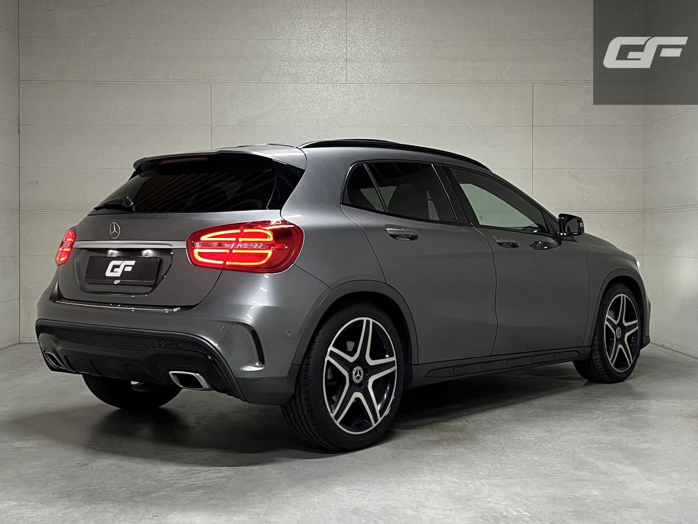 Mercedes-Benz GLA 180 AMG Pano H/K Memory Leer Cruise Clima NAP