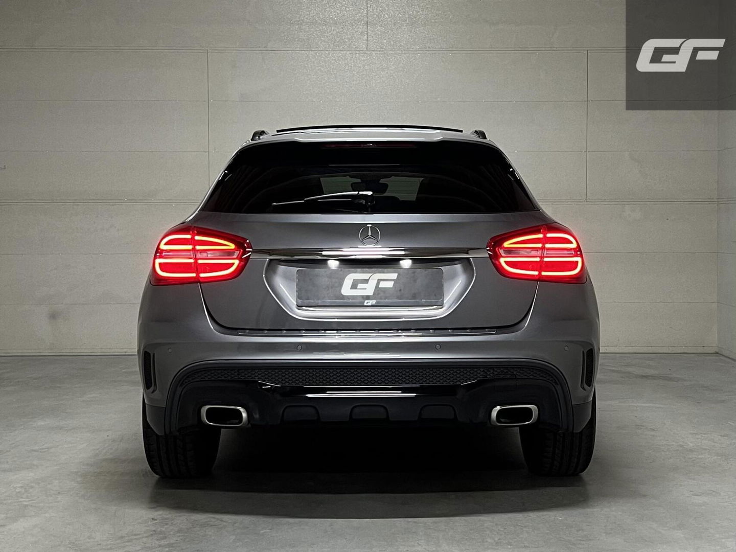 Mercedes-Benz GLA 180 AMG Pano H/K Memory Leer Cruise Clima NAP