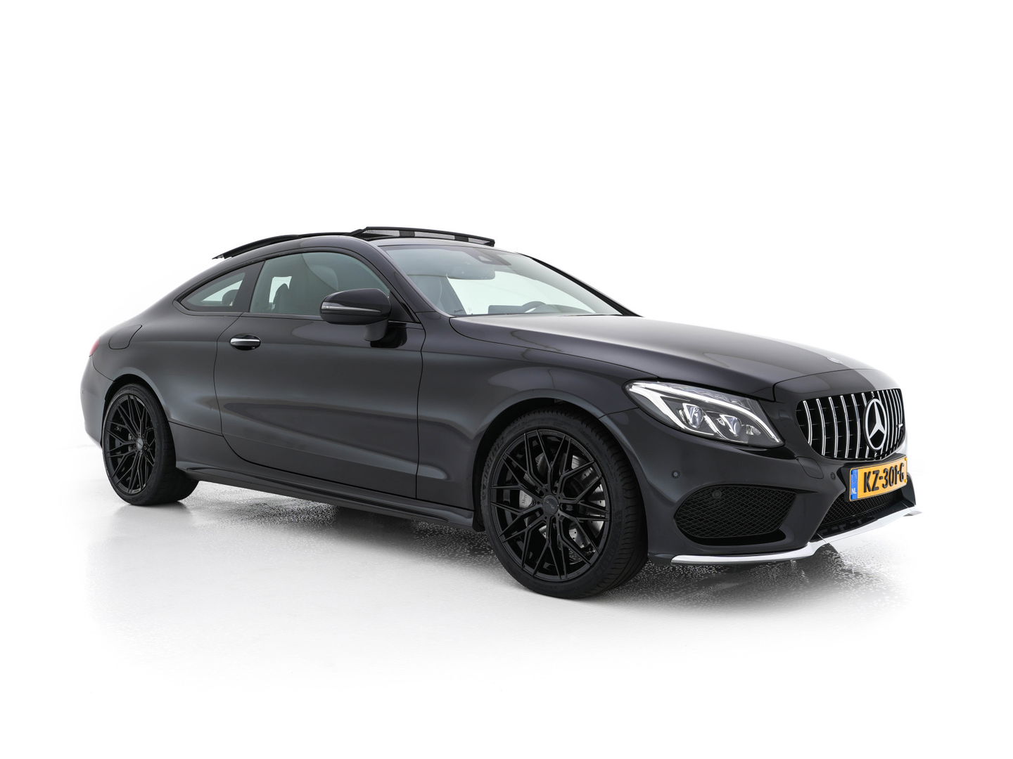 Mercedes-Benz C-Klasse Coupé 250 d Prestige AMG Aut. *PANO | LUXURY-LEATHER | MULTI-BEAM-LED | KEYLESS | CAMERA | NAVI-FULLMAP | HEATED-SPORTSEATS | AMBIENT-LIGHT | ECC | PDC | CRUISE | 18''ALU*