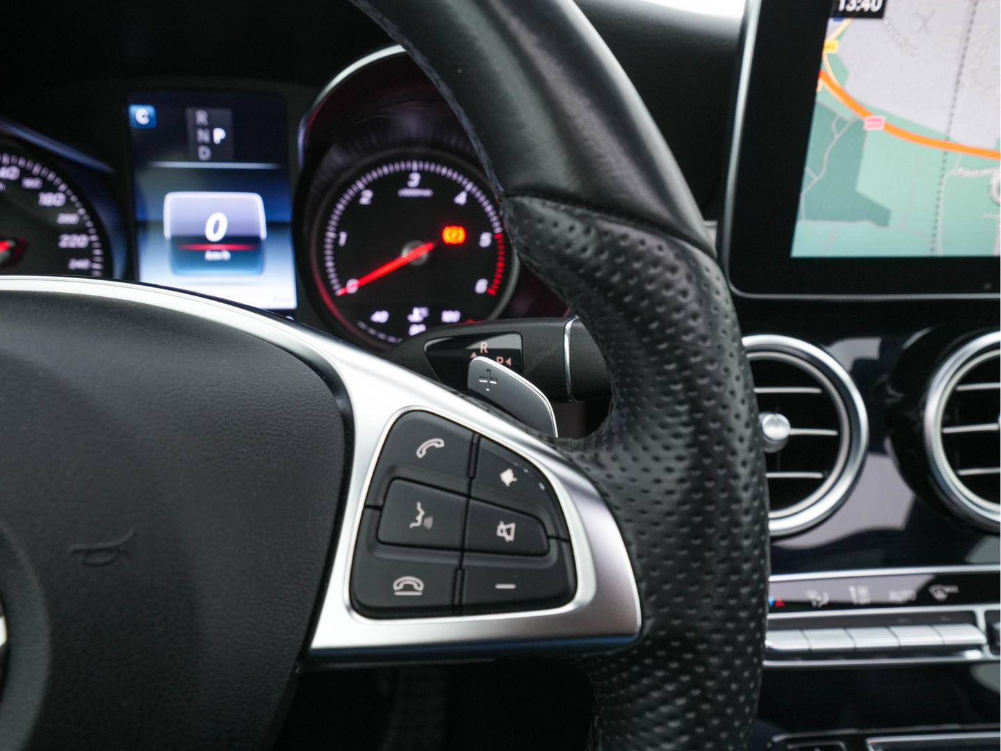 Mercedes-Benz C-Klasse Coupé 250 d Prestige AMG Aut. *PANO | LUXURY-LEATHER | MULTI-BEAM-LED | KEYLESS | CAMERA | NAVI-FULLMAP | HEATED-SPORTSEATS | AMBIENT-LIGHT | ECC | PDC | CRUISE | 18''ALU*