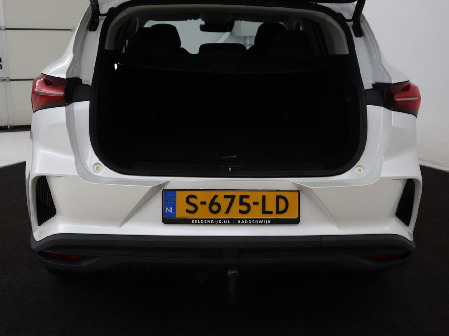 MG Marvel R Luxury 70 kWh | Trekhaak | Panorama | 360 Camera | Cruise Control Adaptief | Navigatie | Carplay | Stoelverwarming | LMC 19 |