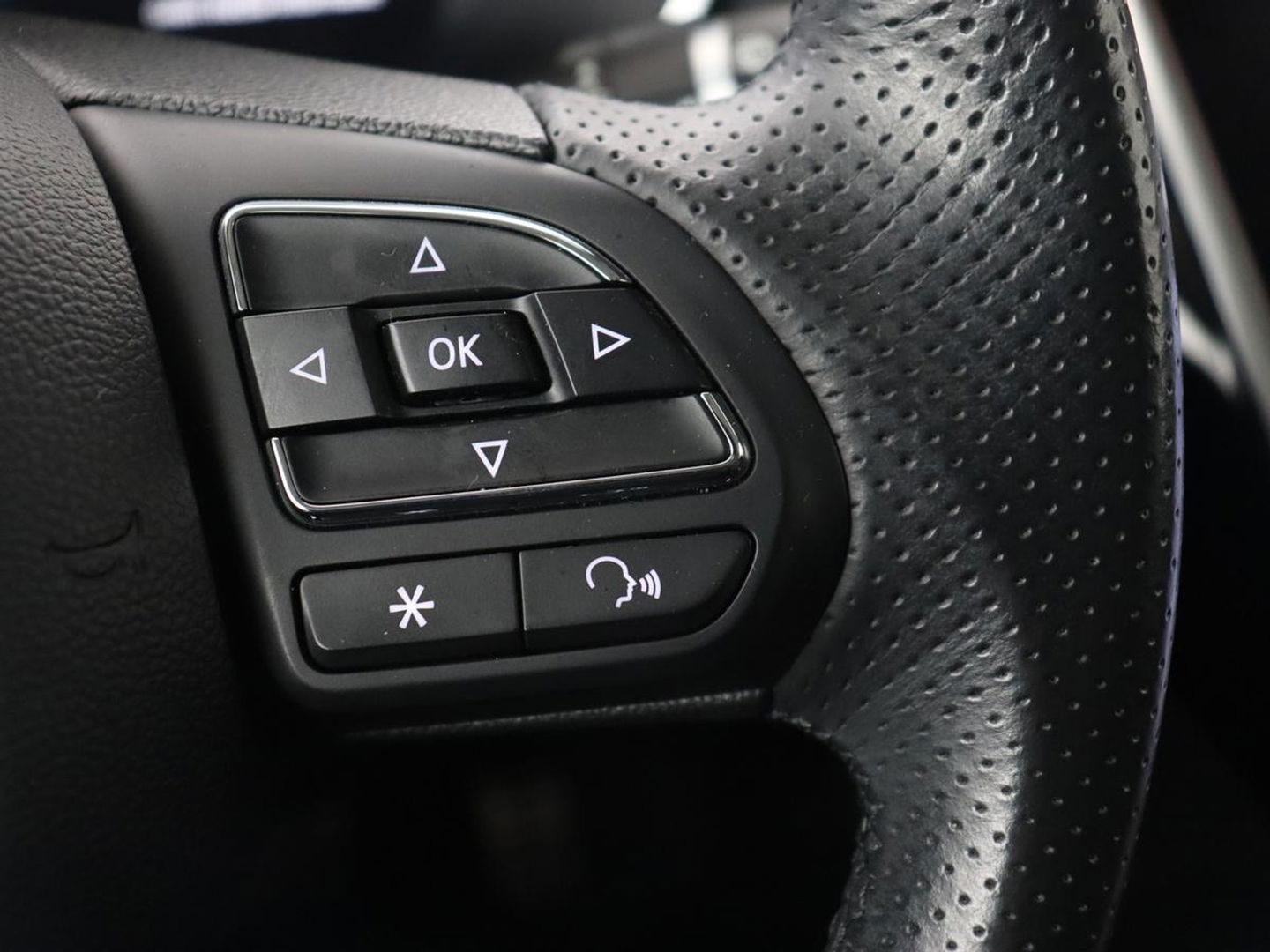 MG Marvel R Luxury 70 kWh | Trekhaak | Panorama | 360 Camera | Cruise Control Adaptief | Navigatie | Carplay | Stoelverwarming | LMC 19 |