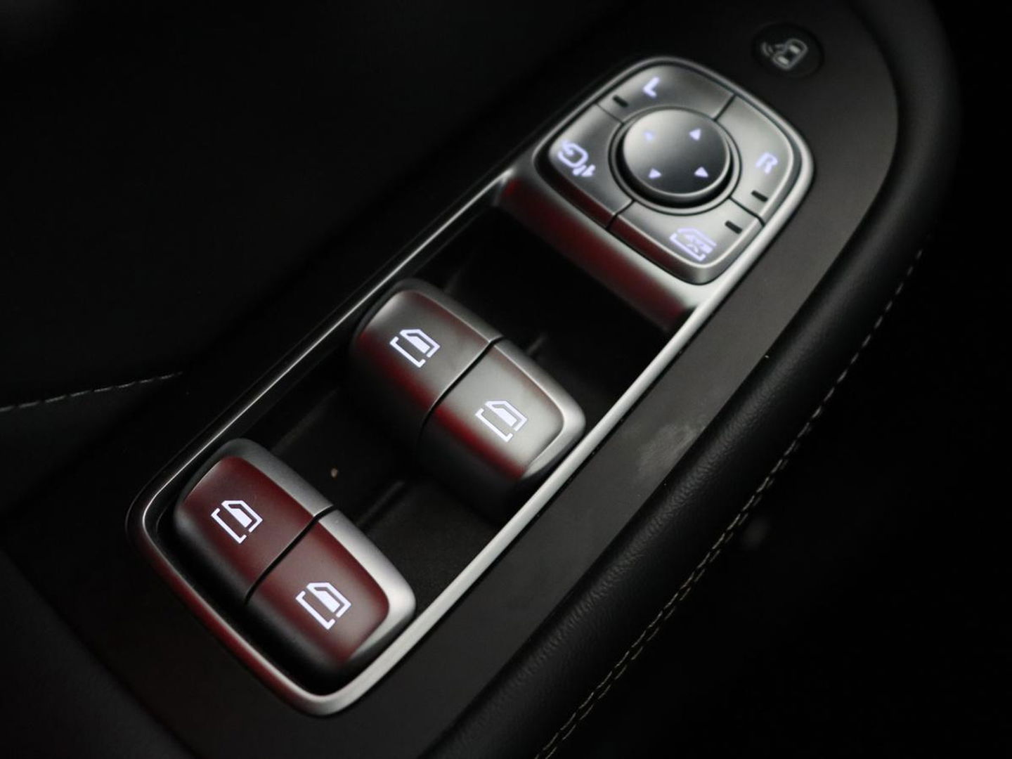 MG Marvel R Luxury 70 kWh | Trekhaak | Panorama | 360 Camera | Cruise Control Adaptief | Navigatie | Carplay | Stoelverwarming | LMC 19 |