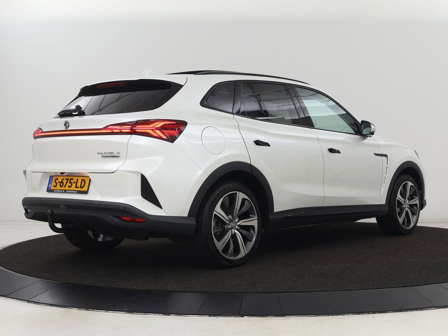 MG Marvel R Luxury 70 kWh | Trekhaak | Panorama | 360 Camera | Cruise Control Adaptief | Navigatie | Carplay | Stoelverwarming | LMC 19 |