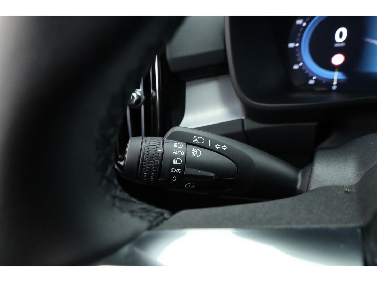Volvo XC40 B3 Plus Black Edition | 360cam | Pilot Assist | Harman Kardon | Memory seat | 20'' | Pixel LED