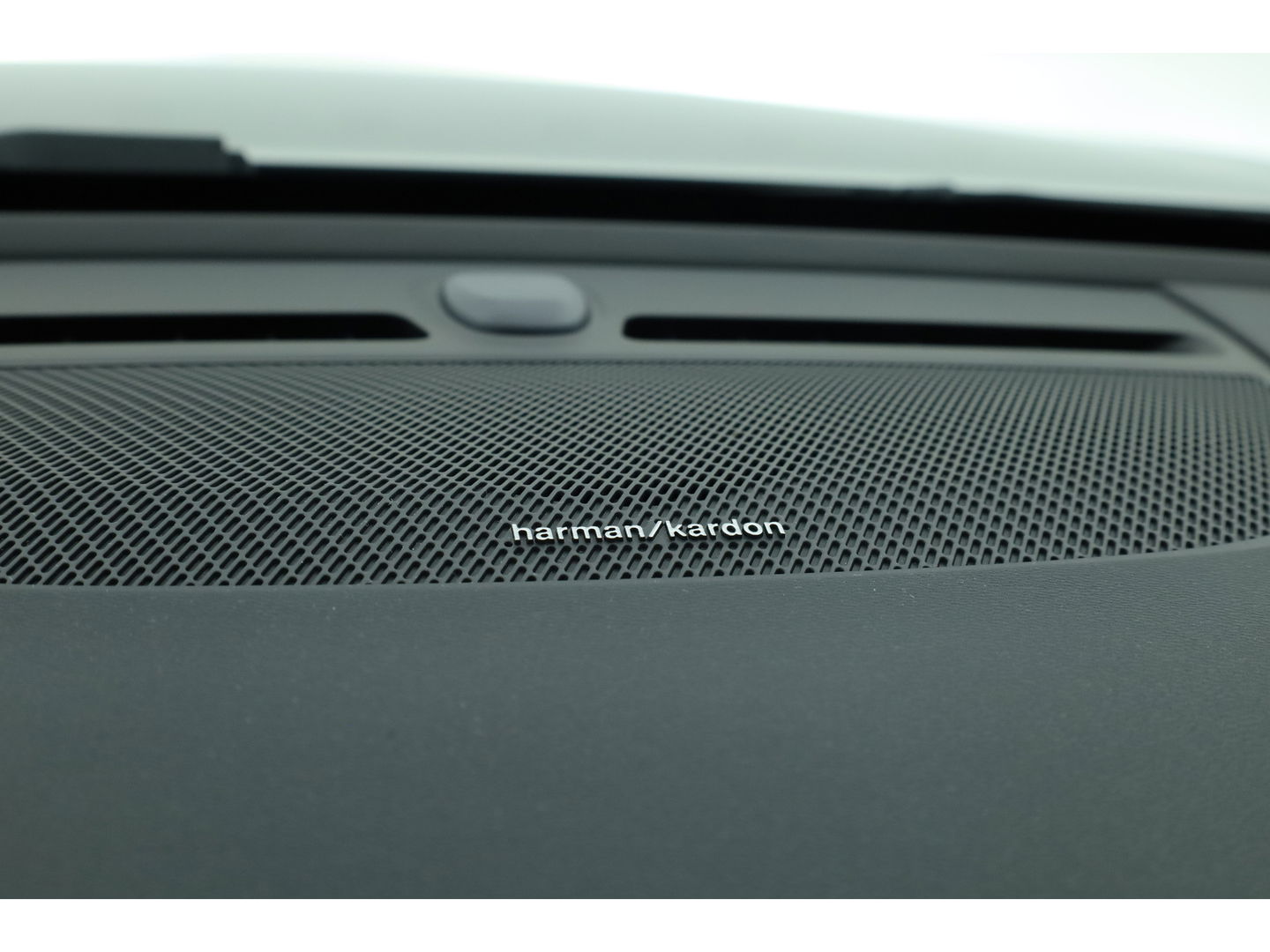 Volvo XC40 B3 Plus Black Edition | 360cam | Pilot Assist | Harman Kardon | Memory seat | 20'' | Pixel LED