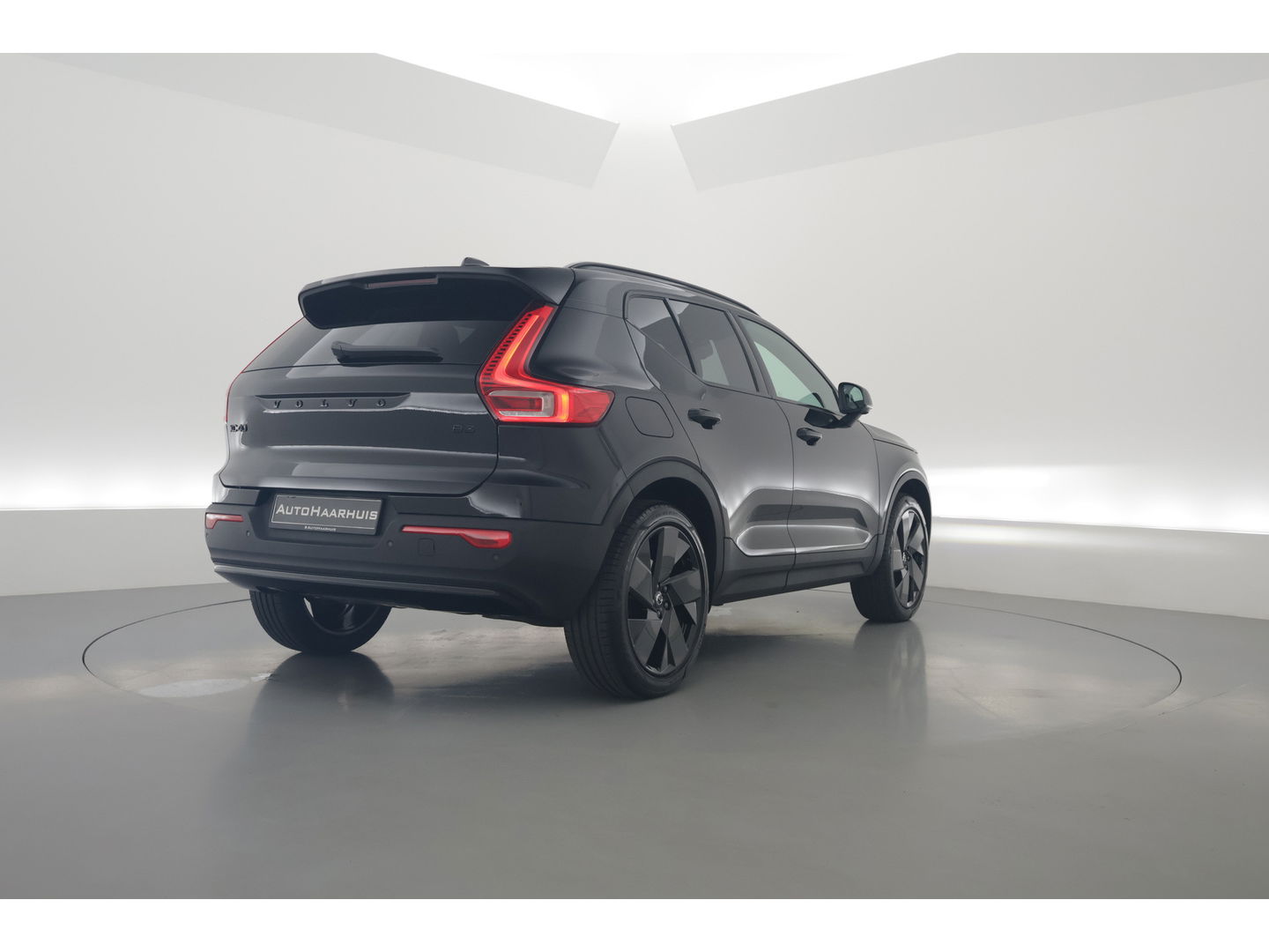 Volvo XC40 B3 Plus Black Edition | 360cam | Pilot Assist | Harman Kardon | Memory seat | 20'' | Pixel LED