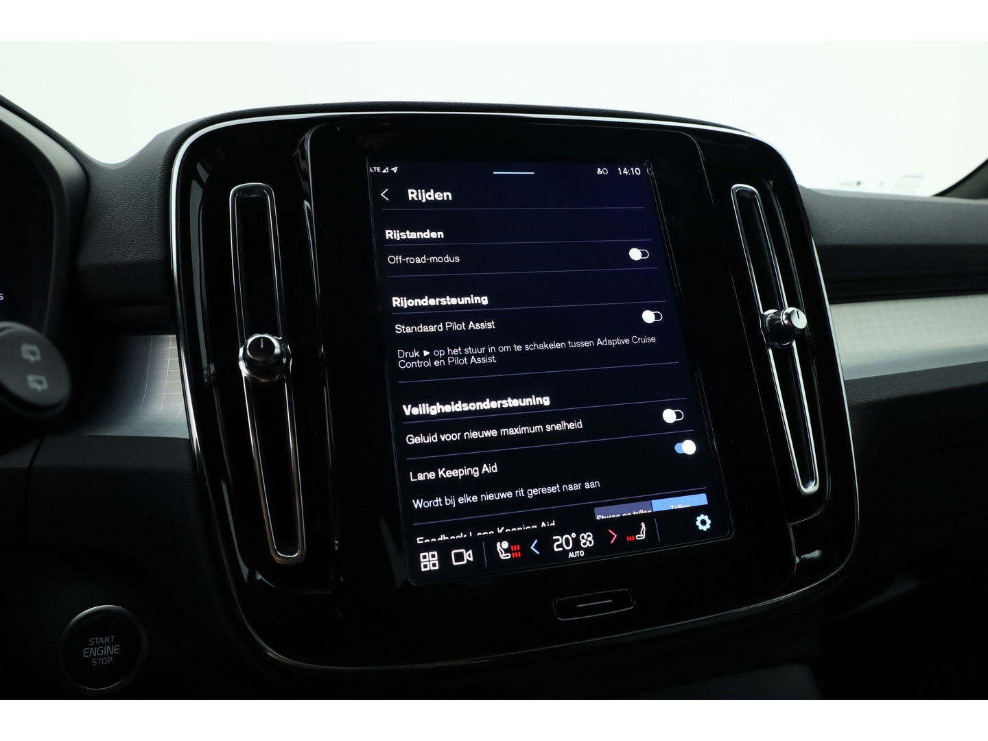 Volvo XC40 B3 Plus Black Edition | 360cam | Pilot Assist | Harman Kardon | Memory seat | 20'' | Pixel LED