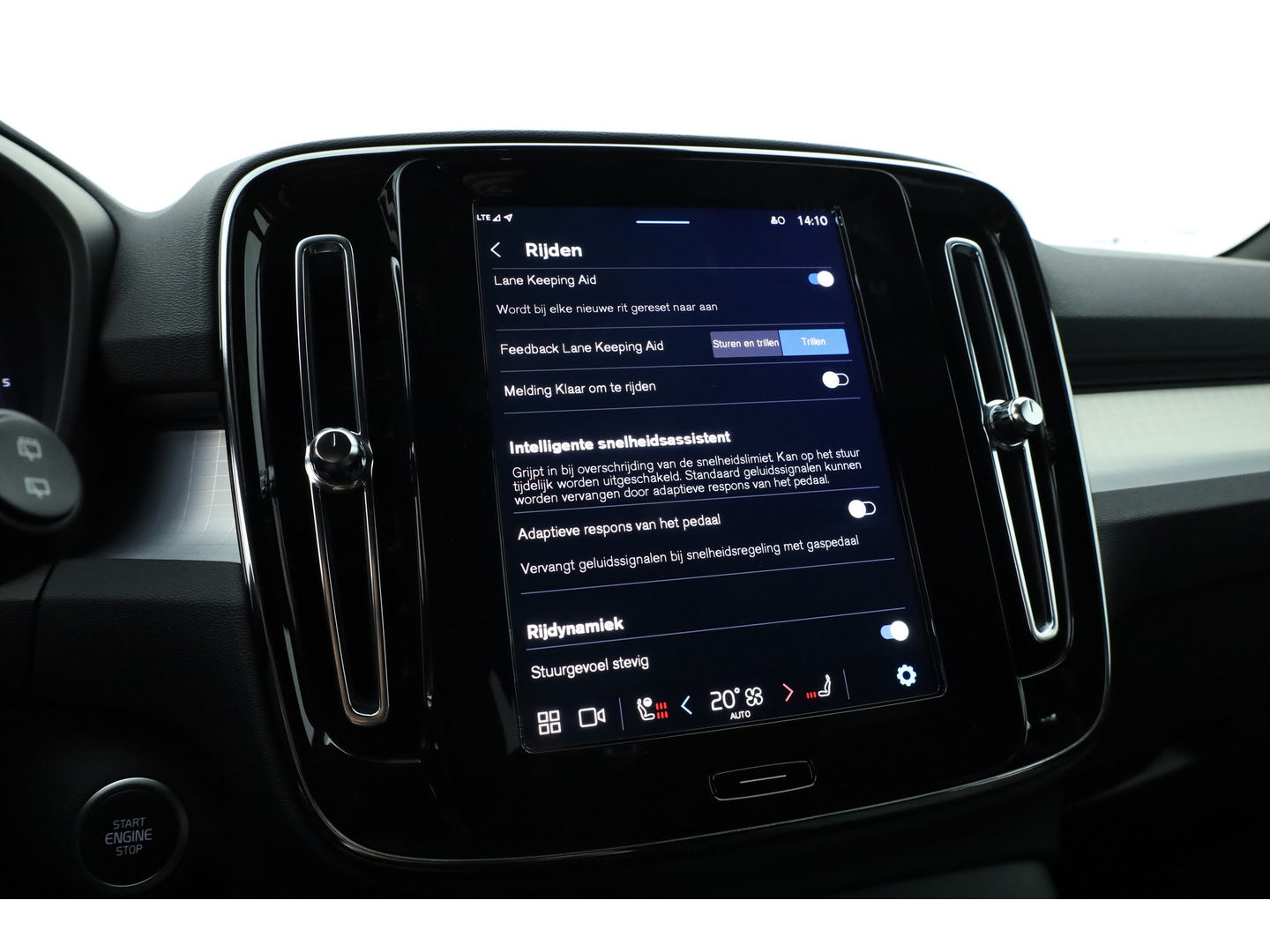 Volvo XC40 B3 Plus Black Edition | 360cam | Pilot Assist | Harman Kardon | Memory seat | 20'' | Pixel LED