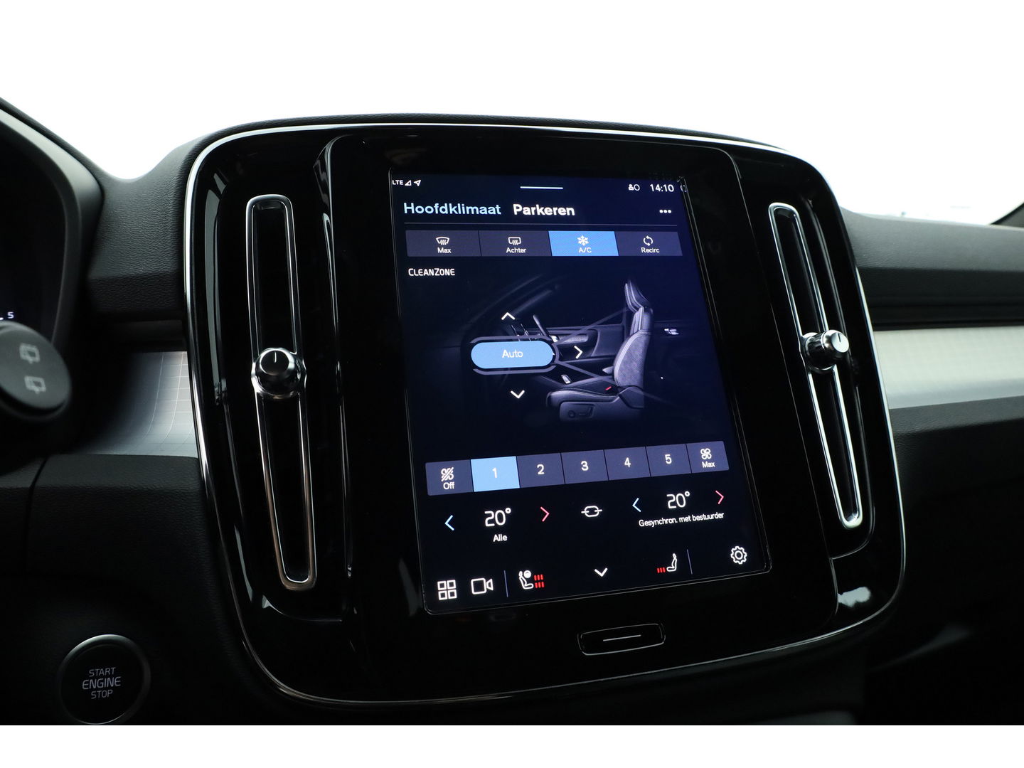 Volvo XC40 B3 Plus Black Edition | 360cam | Pilot Assist | Harman Kardon | Memory seat | 20'' | Pixel LED