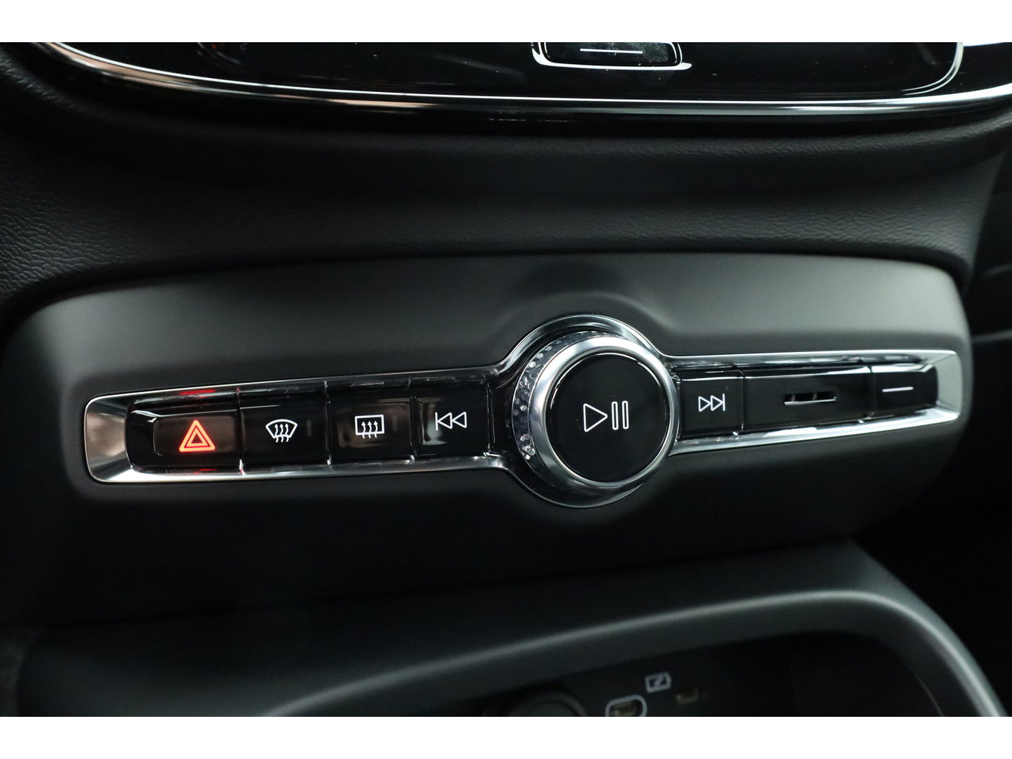 Volvo XC40 B3 Plus Black Edition | 360cam | Pilot Assist | Harman Kardon | Memory seat | 20'' | Pixel LED