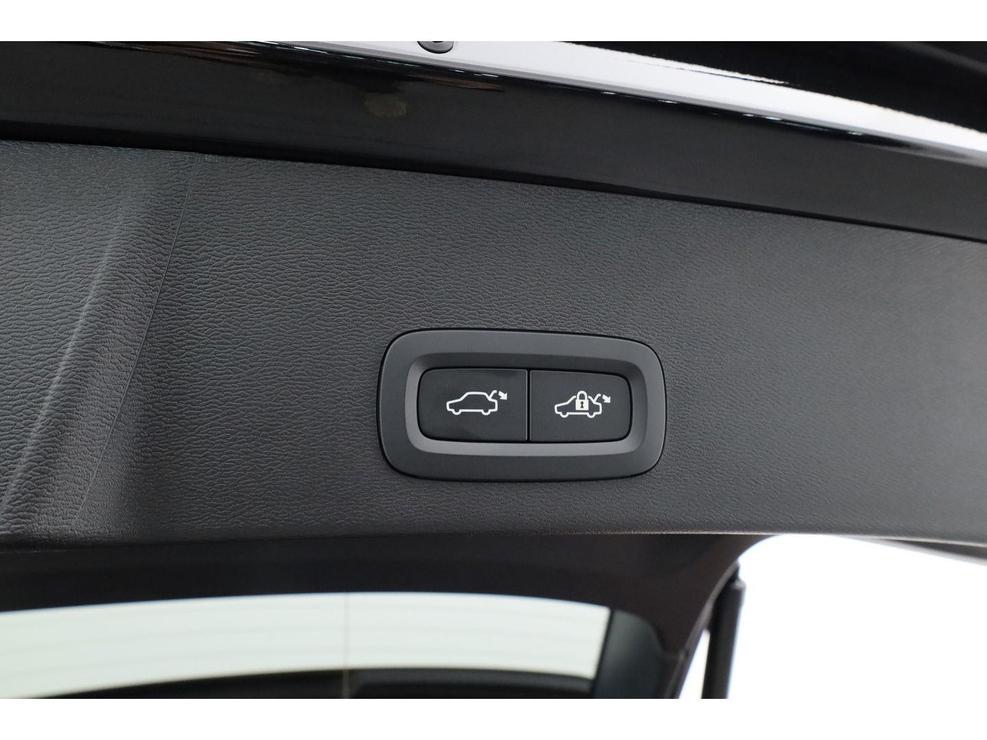 Volvo XC40 B3 Plus Black Edition | 360cam | Pilot Assist | Harman Kardon | Memory seat | 20'' | Pixel LED