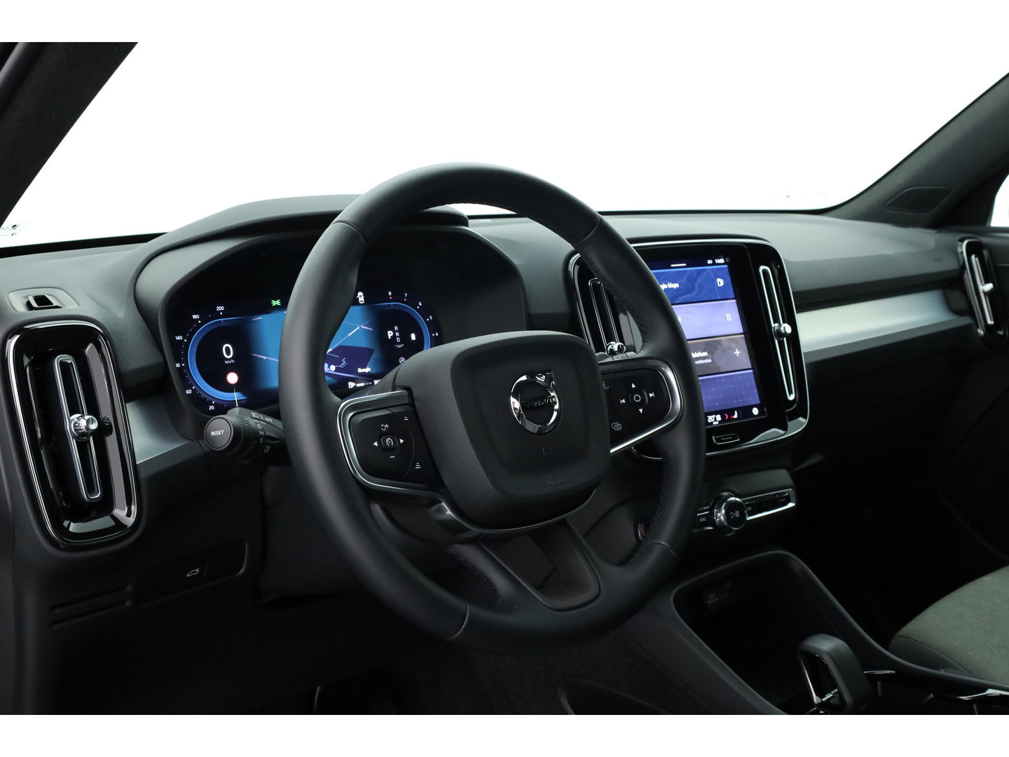 Volvo XC40 B3 Plus Black Edition | 360cam | Pilot Assist | Harman Kardon | Memory seat | 20'' | Pixel LED