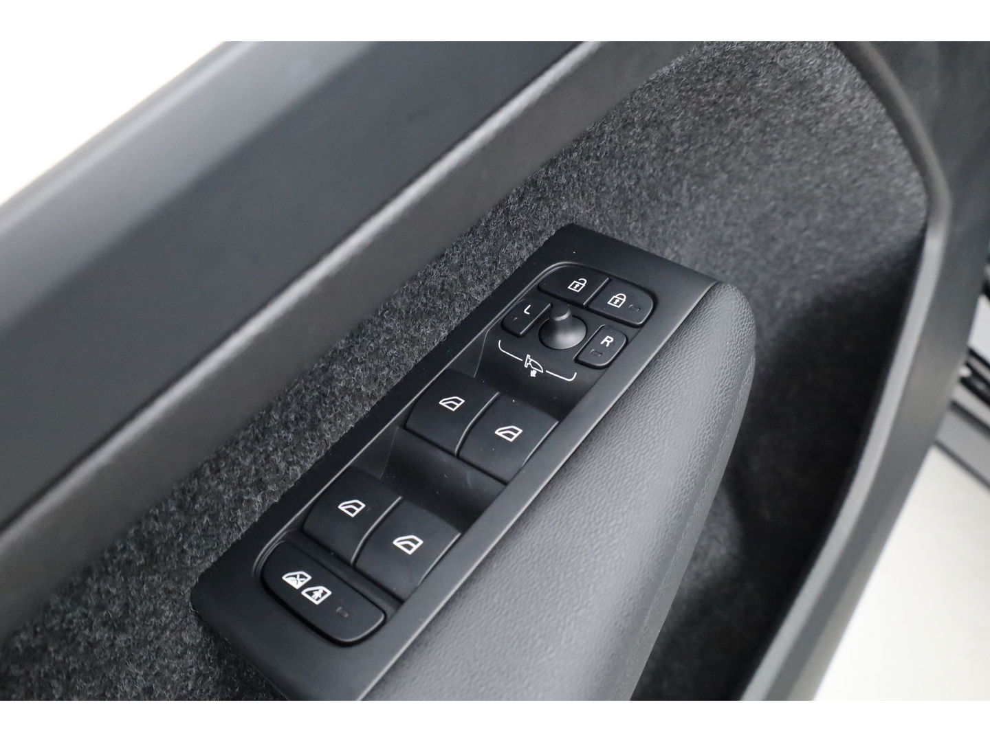 Volvo XC40 B3 Plus Black Edition | 360cam | Pilot Assist | Harman Kardon | Memory seat | 20'' | Pixel LED