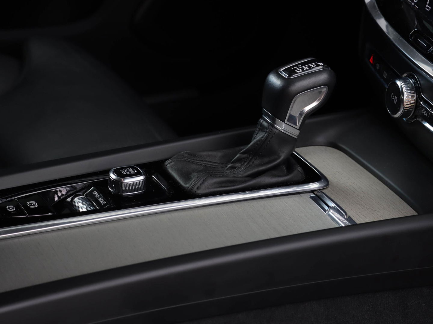 Volvo V60 2.0 T5 Inscription 250PK | Dealeronderhouden!