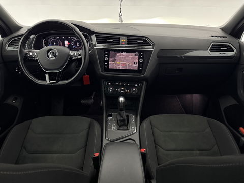 Volkswagen Tiguan 1.5 TSI ACT R-line | Virtual | Carplay | Adaptive Cruise | Schakelflippers | Parkeersens. | NAP