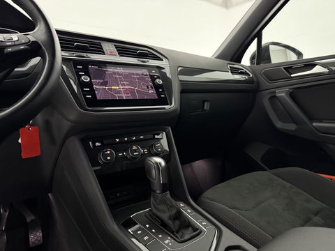 Volkswagen Tiguan 1.5 TSI ACT R-line | Virtual | Carplay | Adaptive Cruise | Schakelflippers | Parkeersens. | NAP