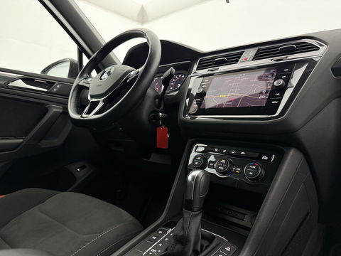 Volkswagen Tiguan 1.5 TSI ACT R-line | Virtual | Carplay | Adaptive Cruise | Schakelflippers | Parkeersens. | NAP