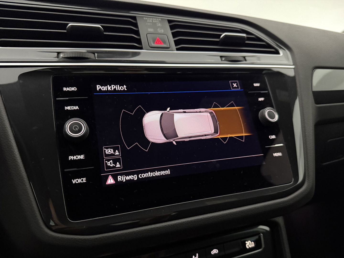 Volkswagen Tiguan 1.5 TSI ACT R-line | Virtual | Carplay | Adaptive Cruise | Schakelflippers | Parkeersens. | NAP