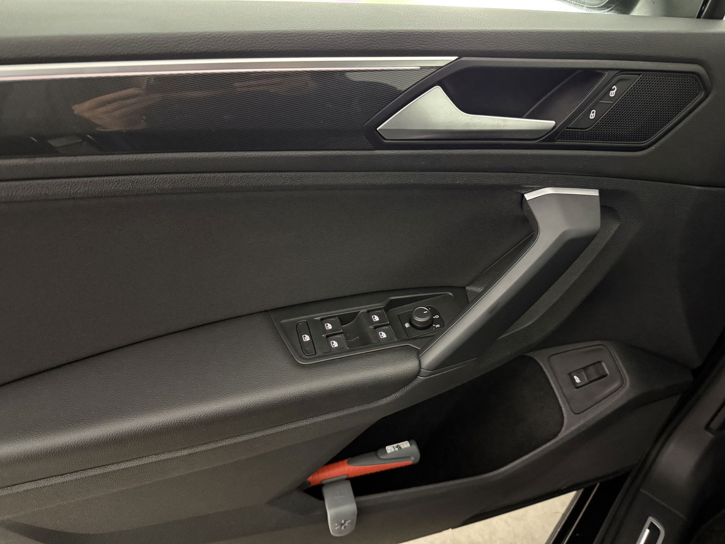 Volkswagen Tiguan 1.5 TSI ACT R-line | Virtual | Carplay | Adaptive Cruise | Schakelflippers | Parkeersens. | NAP