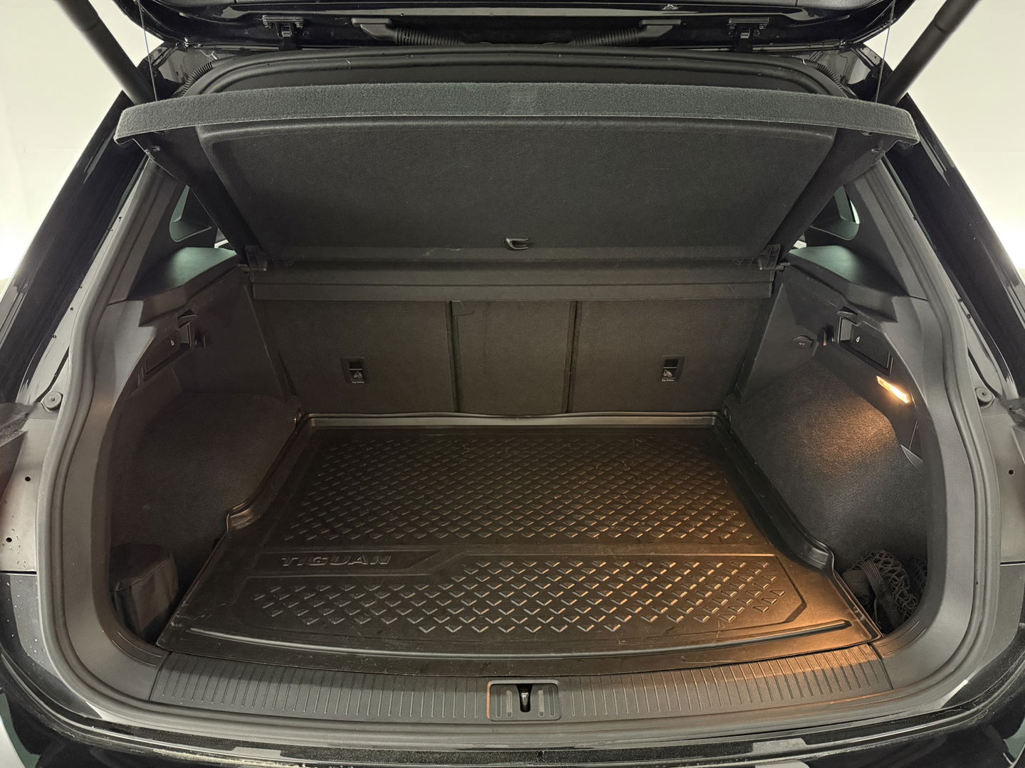 Volkswagen Tiguan 1.5 TSI ACT R-line | Virtual | Carplay | Adaptive Cruise | Schakelflippers | Parkeersens. | NAP