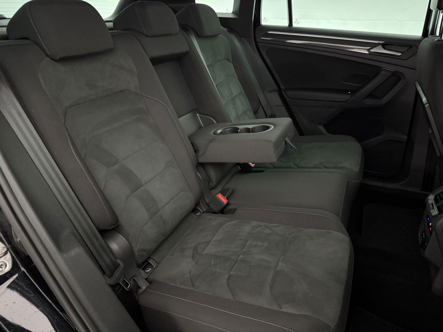 Volkswagen Tiguan 1.5 TSI ACT R-line | Virtual | Carplay | Adaptive Cruise | Schakelflippers | Parkeersens. | NAP