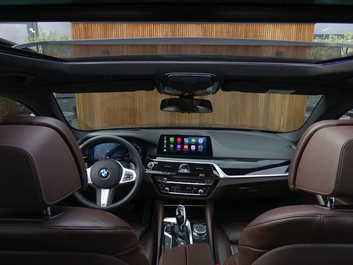 BMW 5 Serie Touring 530i 252PK / M-Sport / Individual / panormadakraam / *NAP*