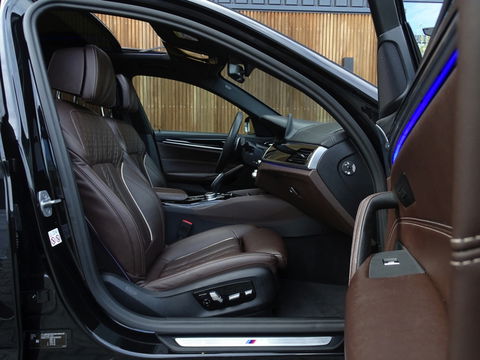 BMW 5 Serie Touring 530i 252PK / M-Sport / Individual / panormadakraam / *NAP*