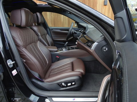BMW 5 Serie Touring 530i 252PK / M-Sport / Individual / panormadakraam / *NAP*