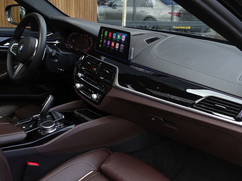 BMW 5 Serie Touring 530i 252PK / M-Sport / Individual / panormadakraam / *NAP*