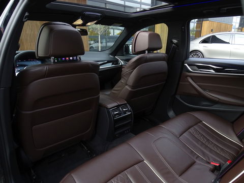 BMW 5 Serie Touring 530i 252PK / M-Sport / Individual / panormadakraam / *NAP*