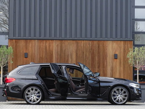 BMW 5 Serie Touring 530i 252PK / M-Sport / Individual / panormadakraam / *NAP*