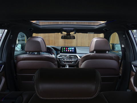 BMW 5 Serie Touring 530i 252PK / M-Sport / Individual / panormadakraam / *NAP*