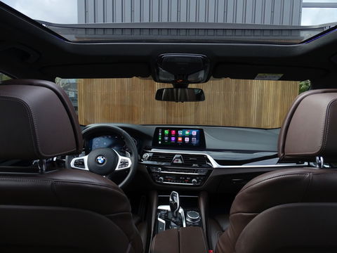 BMW 5 Serie Touring 530i 252PK / M-Sport / Individual / panormadakraam / *NAP*