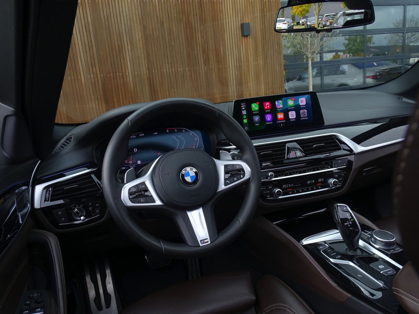 BMW 5 Serie Touring 530i 252PK / M-Sport / Individual / panormadakraam / *NAP*