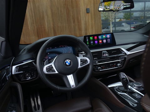 BMW 5 Serie Touring 530i 252PK / M-Sport / Individual / panormadakraam / *NAP*