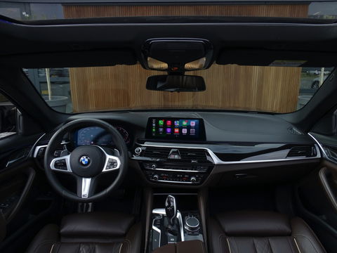 BMW 5 Serie Touring 530i 252PK / M-Sport / Individual / panormadakraam / *NAP*