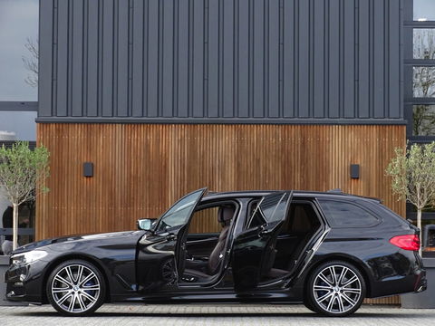 BMW 5 Serie Touring 530i 252PK / M-Sport / Individual / panormadakraam / *NAP*